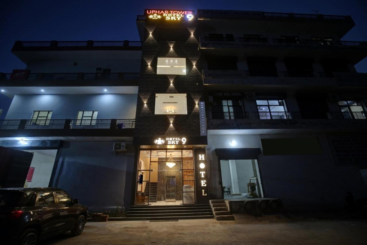 Townhouse Sky Hotel Ludhiana Eksteriør billede