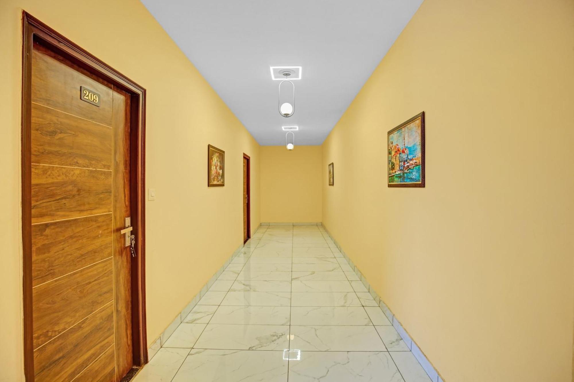 Townhouse Sky Hotel Ludhiana Eksteriør billede