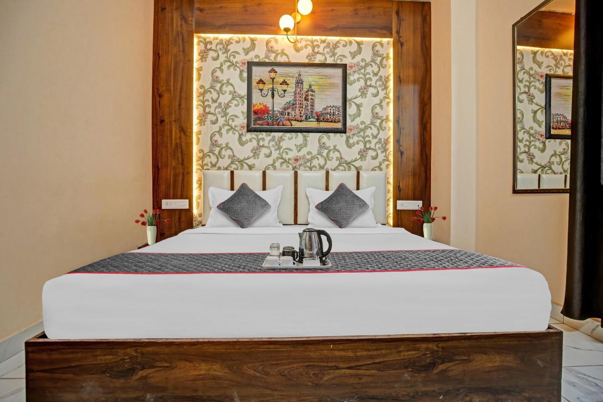 Townhouse Sky Hotel Ludhiana Eksteriør billede